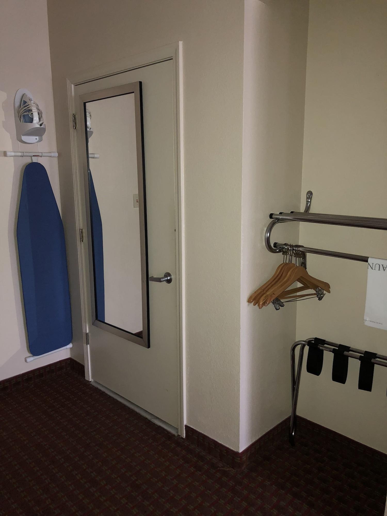 Millennium Inn Ellisville Esterno foto